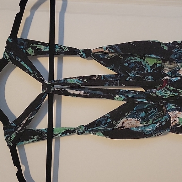 Seductions Printed Dress - Picture 3 of 6